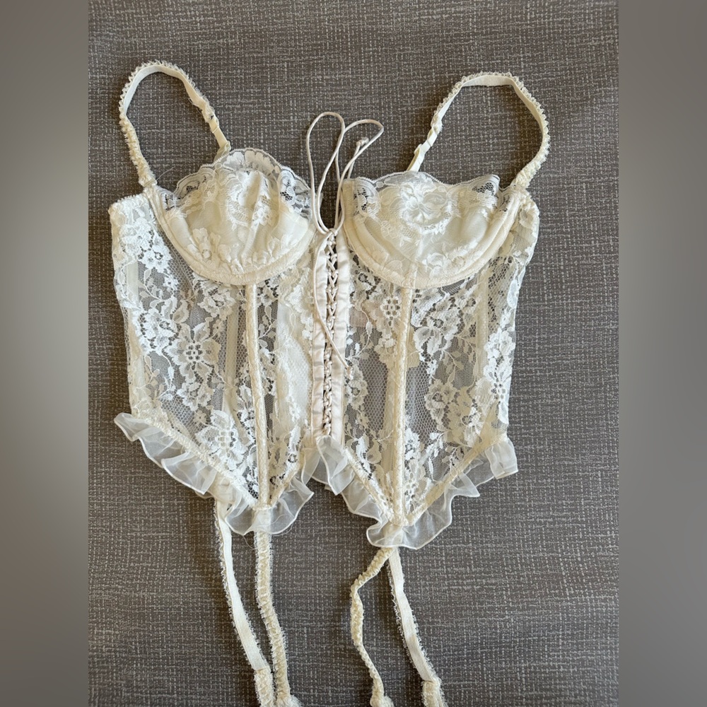 Victoria’s Secret Bustier Corset 36C White Sexy Lace Lingerie Busty Boned Bridal - Picture 12 of 14